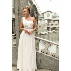 Elegante abito da sposa casual lungo fino al pavimento con corpetto plissettato