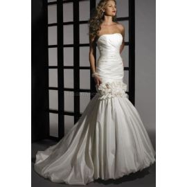 Romantico abito da sposa lungo fino al pavimento con perline e corpetto plissettato